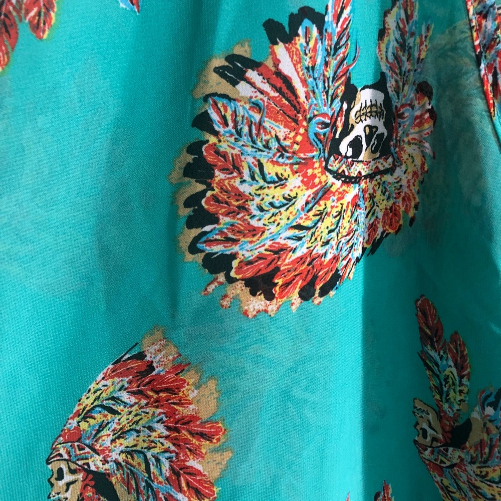 Super cute cold shoulder top!